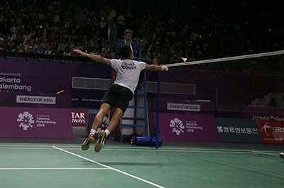 Badminton player Mahmur Marganti playing badminton